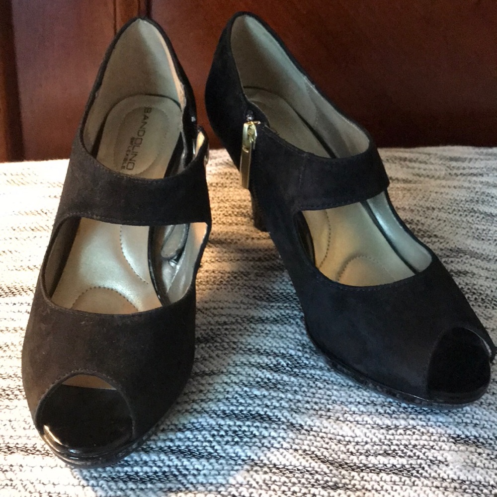 Bandolino black suede ankle peep toe pumps